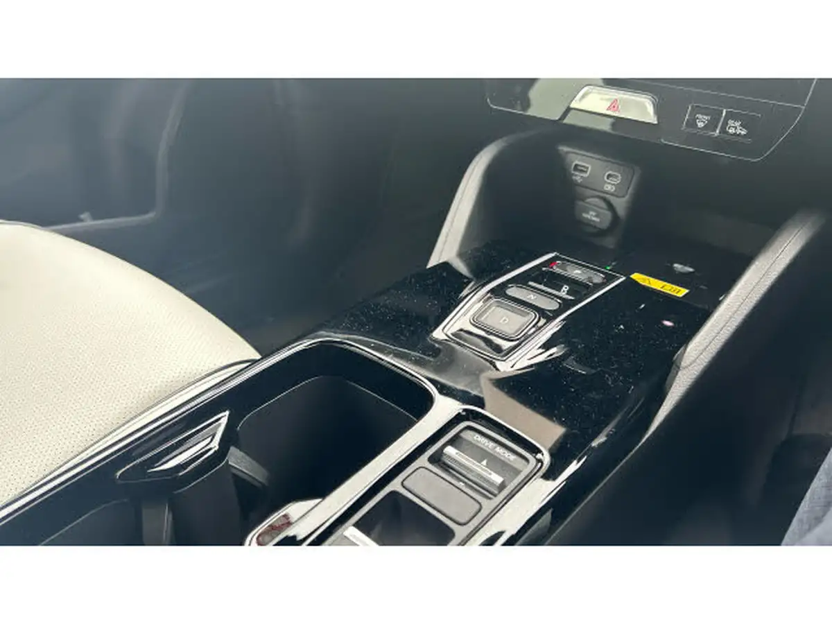 2024-honda-eny1-e-advance-big-30
