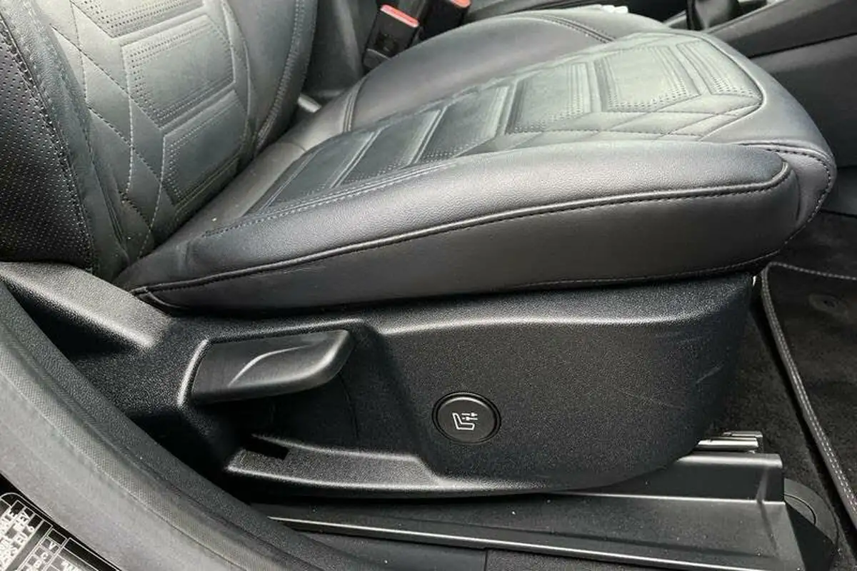 2023-ford-puma-suv-10-st-line-vignale-125ps-big-36