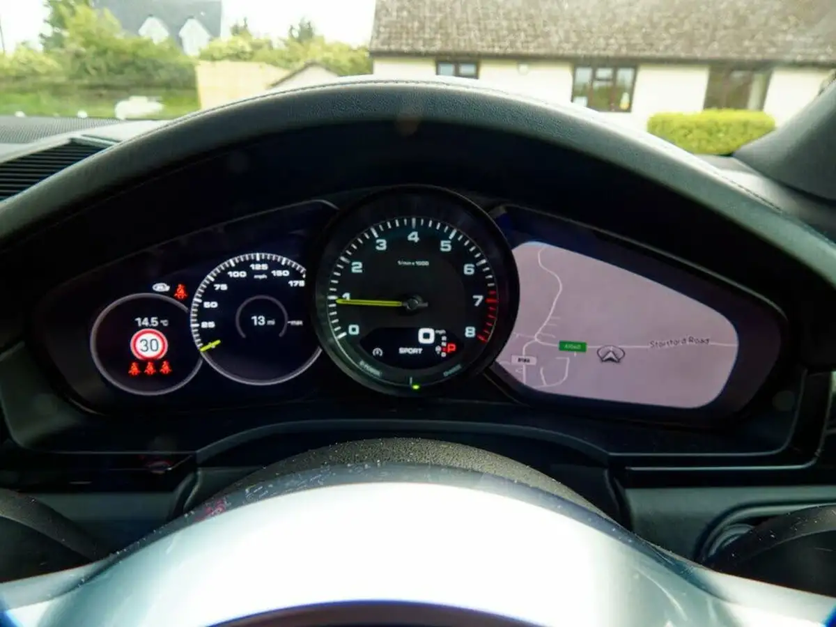 2023-porsche-cayenne-30-v6-e-hybrid-462ps-station-wagon-big-46