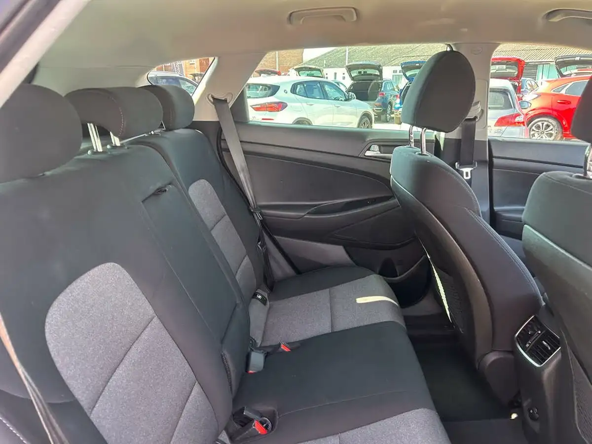 2018-hyundai-tucson-16-gdi-se-nav-big-26
