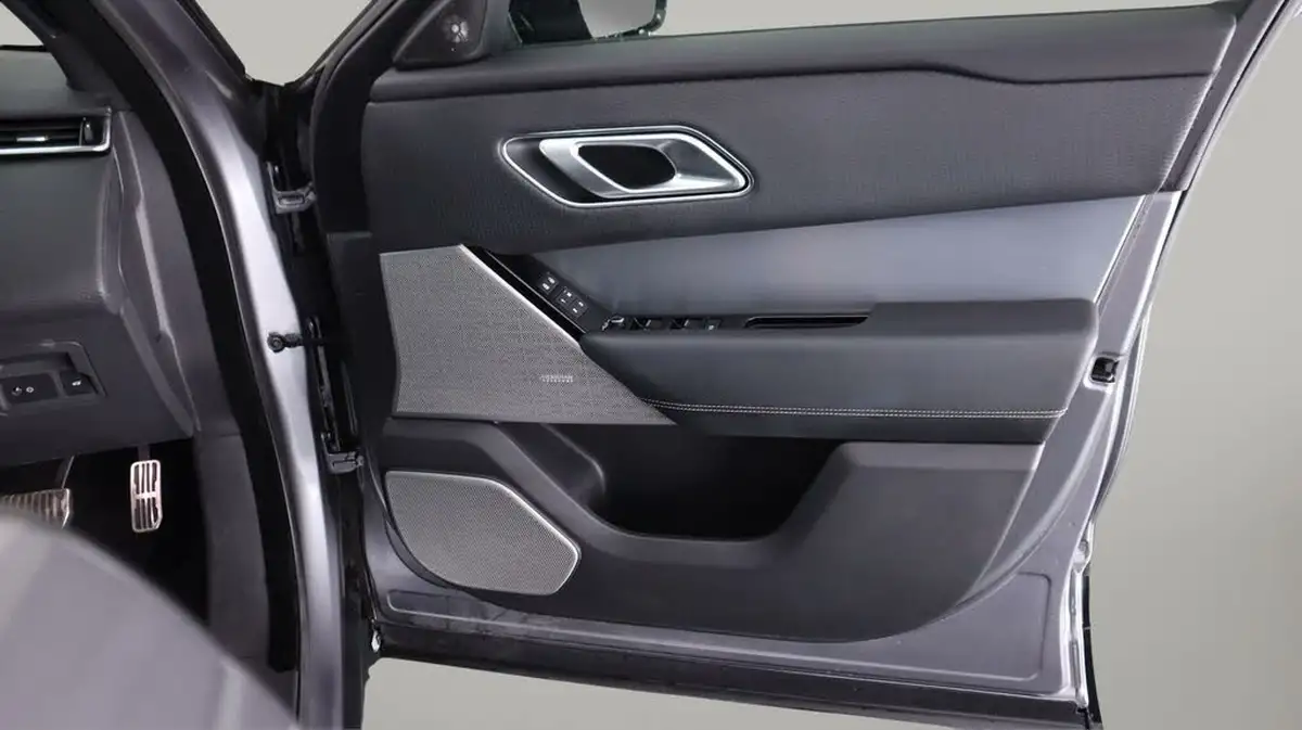 2021-land-rover-range-rover-velar-20-p250-velar-edition-big-15