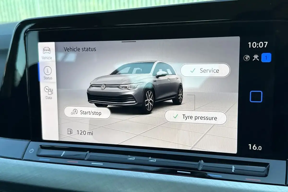 2021-volkswagen-golf-15-tsi-life-130ps-hatchback-big-50