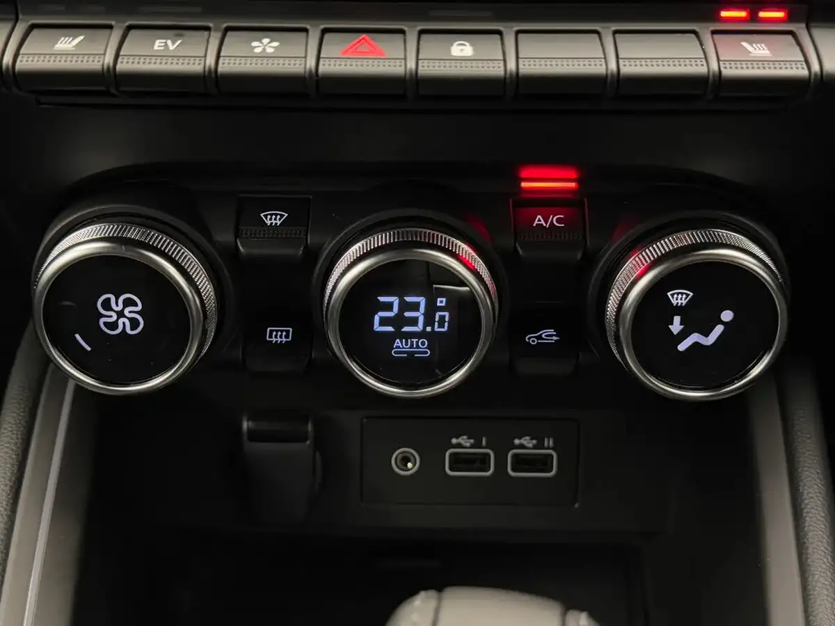 2024-renault-clio-16-esprit-alpine-big-26