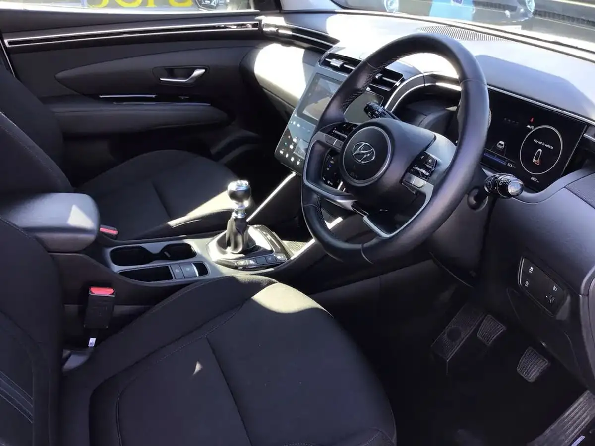 2024-hyundai-tucson-16-t-gdi-premium-150ps-big-18