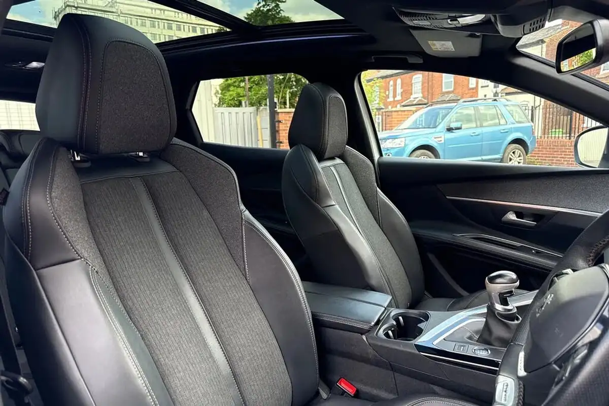 2019-peugeot-3008-suv-12-puretech-gt-line-premium-big-19