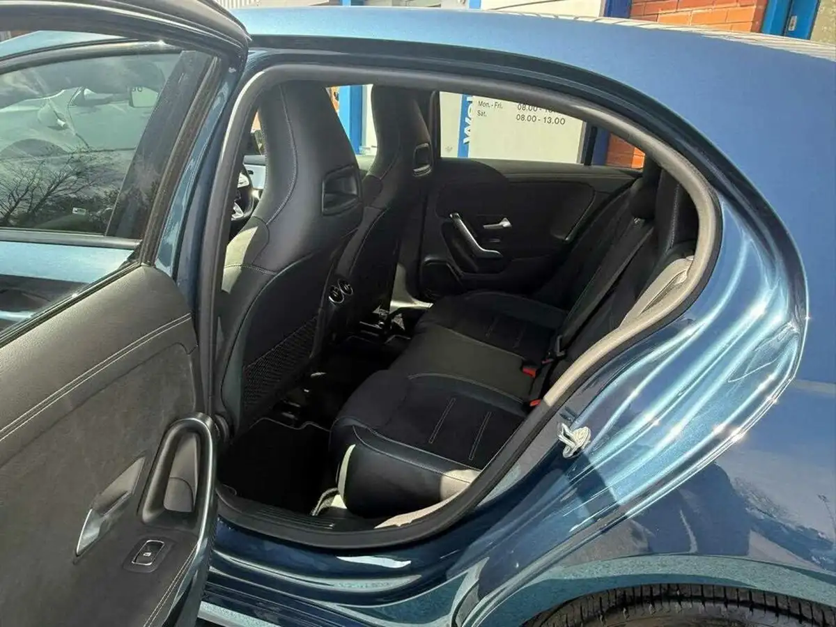 2022-mercedes-benz-a-class-13-a180-amg-line-executive-edition-hatchback-5d-7g-dct-big-18