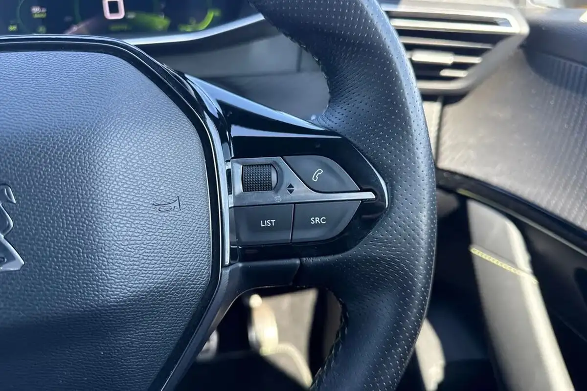 2021-peugeot-208-12-puretech-gt-100bhp-big-39