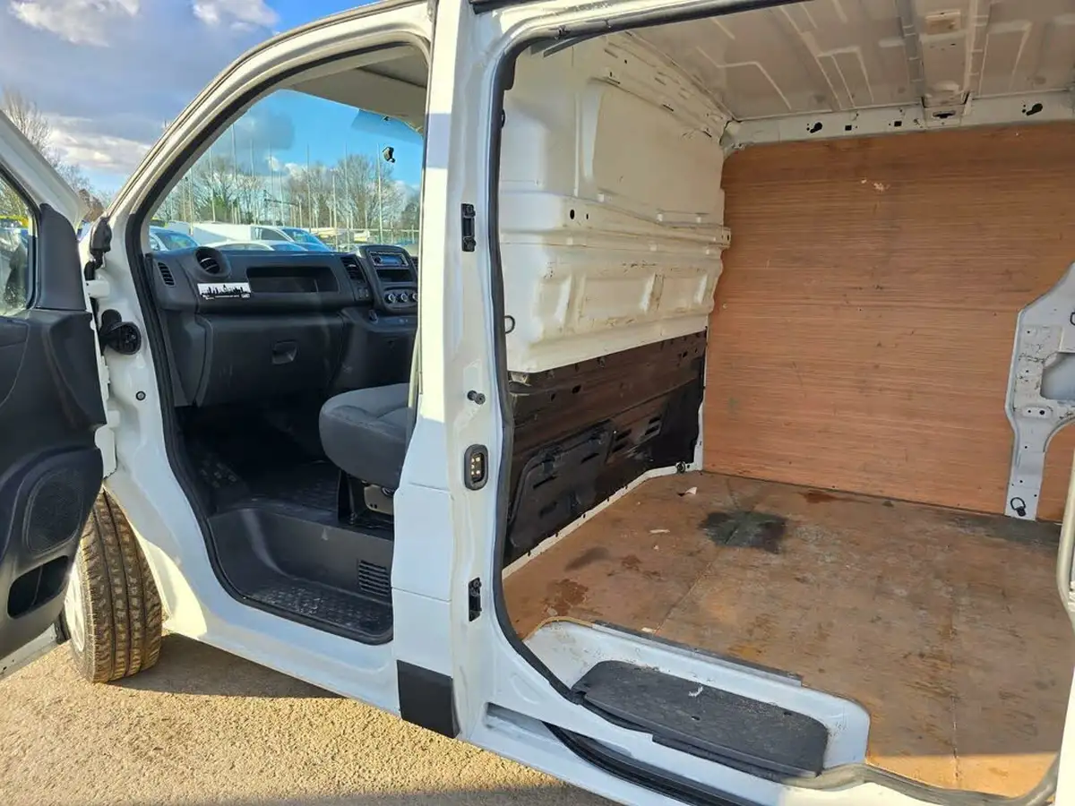 2021-renault-trafic-20dci-ll30-energy-120-business-panel-big-38