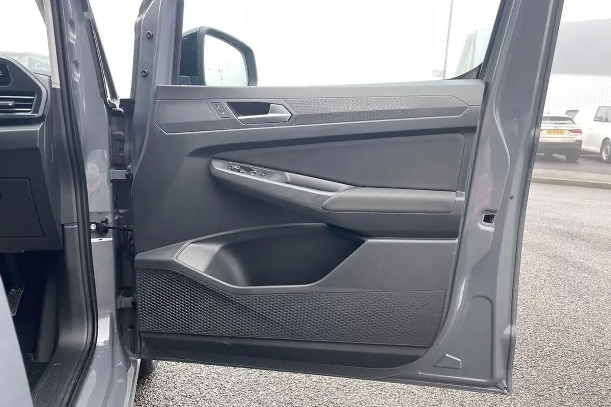 2025-volkswagen-caddy-20tdi-maxi-life-122ps-dsg-big-40