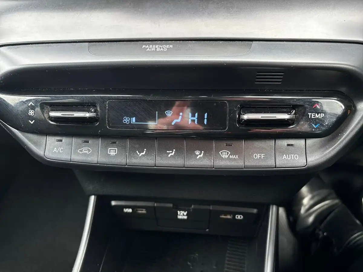 2022-hyundai-bayon-10-t-gdi-premium-100ps-dct-big-13