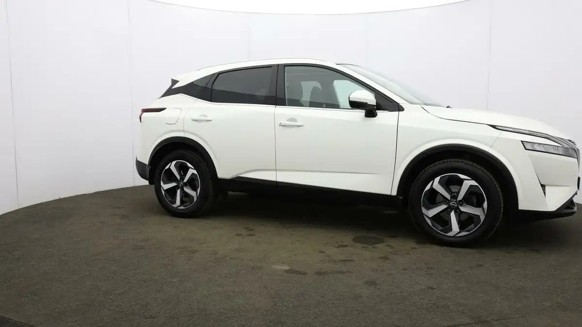 2022-nissan-qashqai-13-dig-t-n-connecta-140ps-big-48