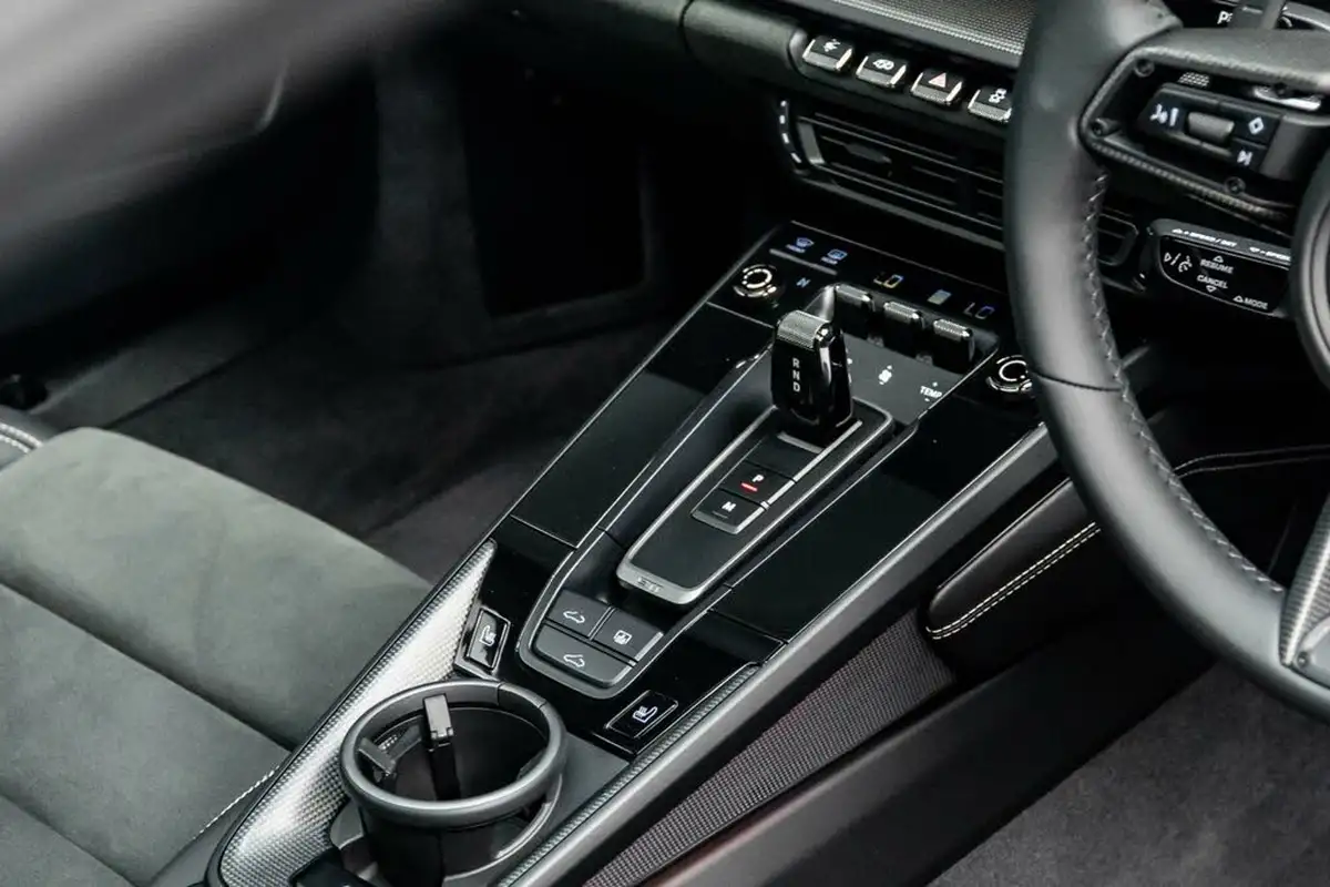 2022-porsche-911-30-carrera-gts-coupe-pdk-big-33