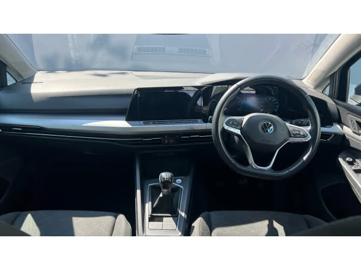 2022-volkswagen-golf-15-tsi-life-150ps-hatchback-big-9