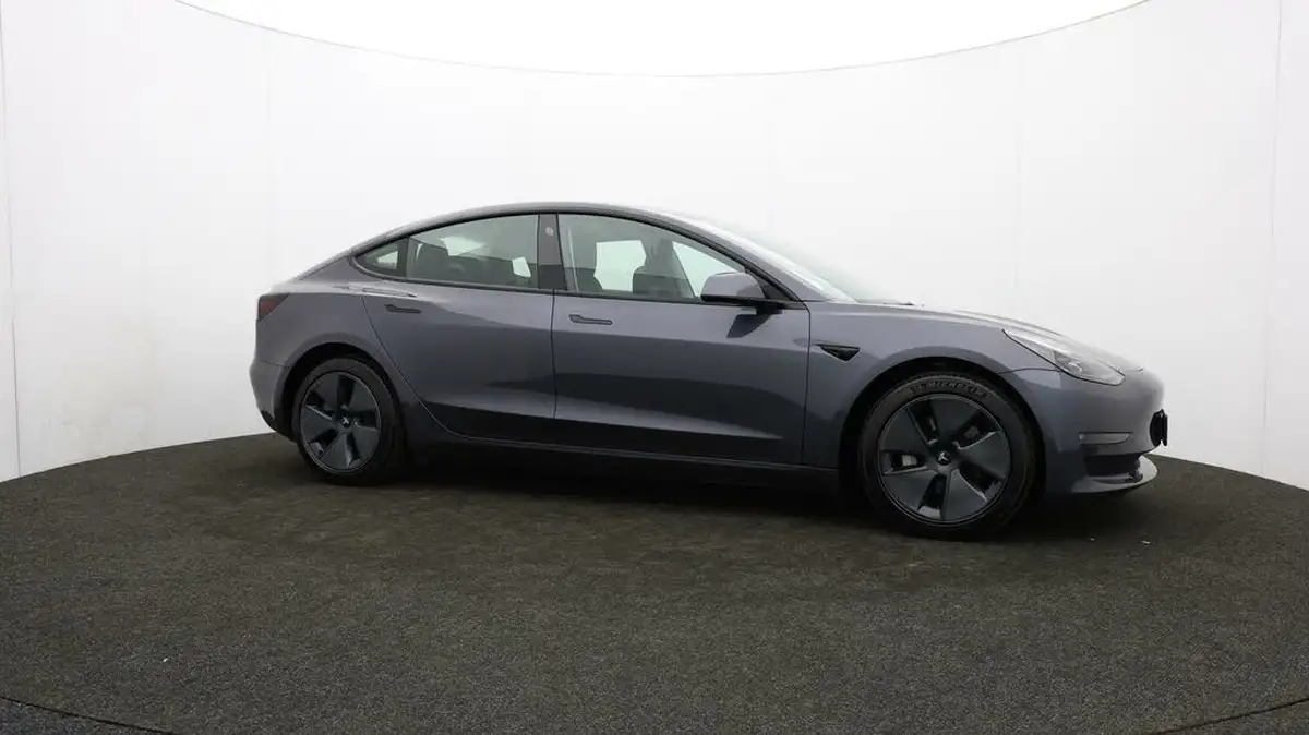 2021-tesla-model-3-e-long-range-awd-big-45