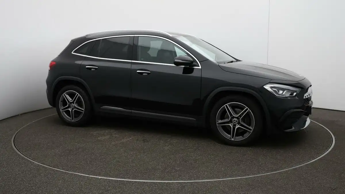 2022-mercedes-benz-gla-class-13-gla-180-amg-line-premium-big-44