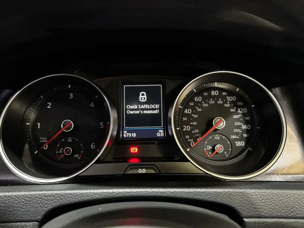 2017-volkswagen-golf-20tdi-gtd-bmtss-estate-5d-big-28