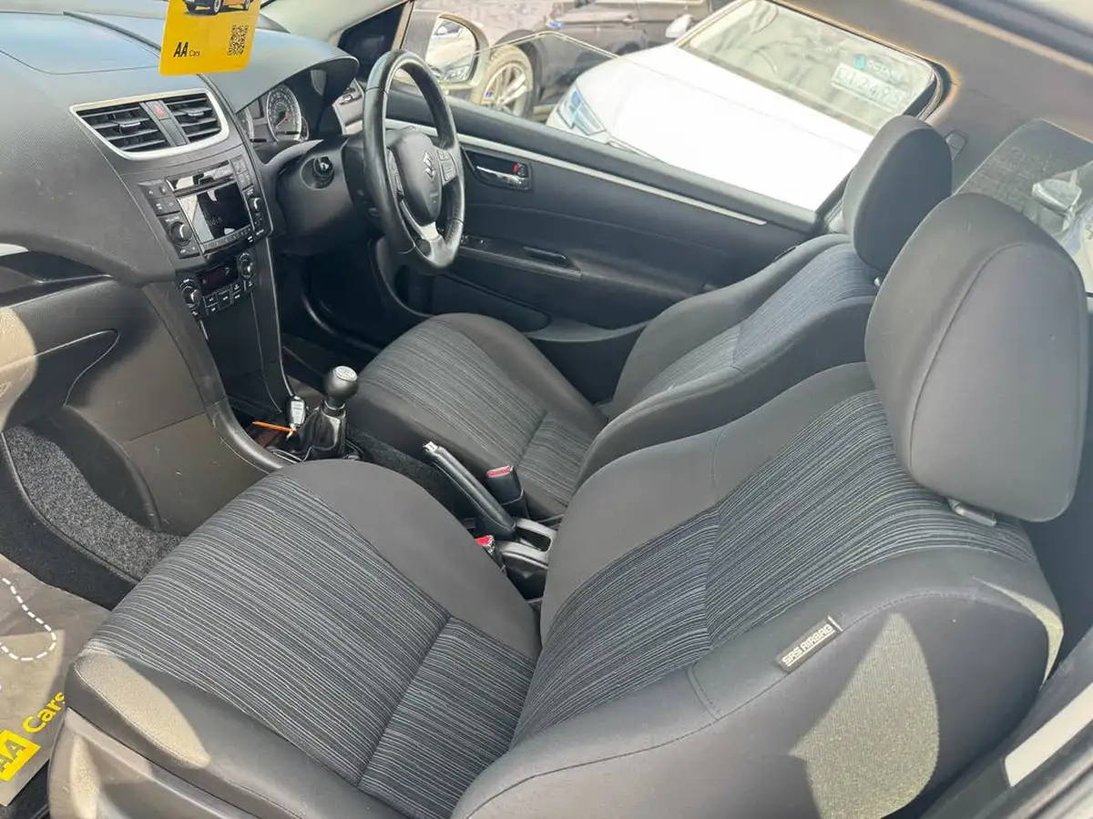 2014-suzuki-swift-12-sz4-94ps-3d-big-34