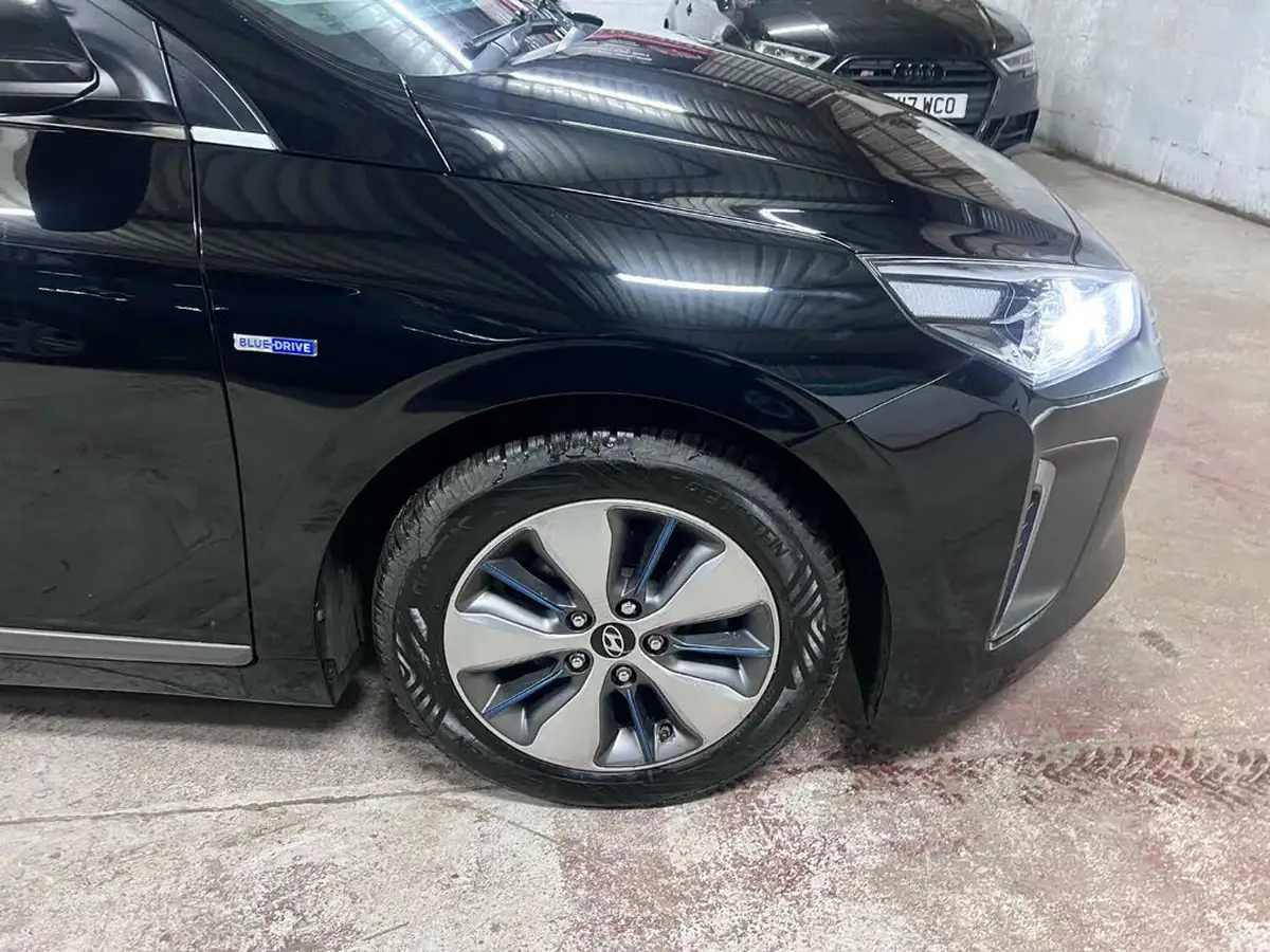 2018-hyundai-ioniq-16-gdi-premium-plug-in-hybrid-big-11