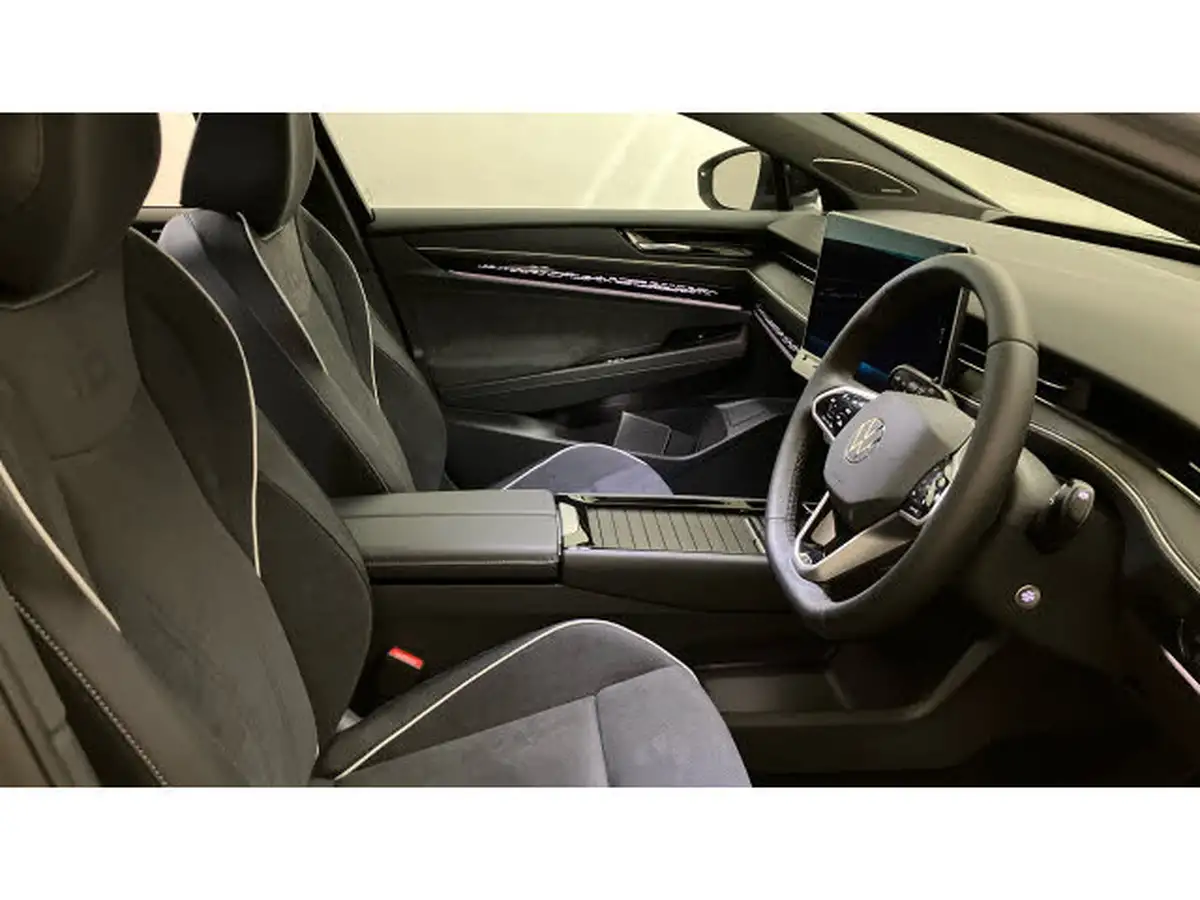 2025-volkswagen-id7-e-pro-match-interior-pack-tourer-big-30