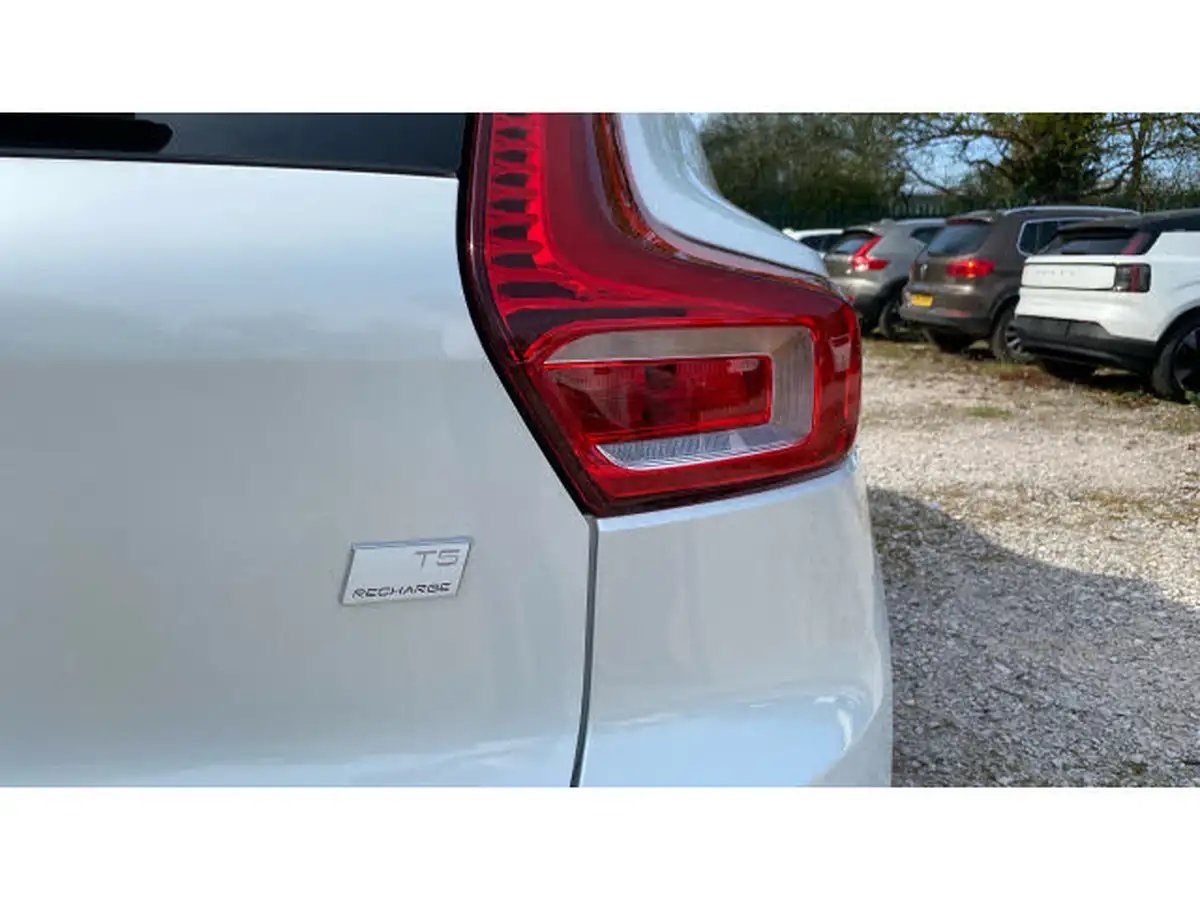 2021-volvo-xc40-15-t5-r-design-pro-258bhp-big-36