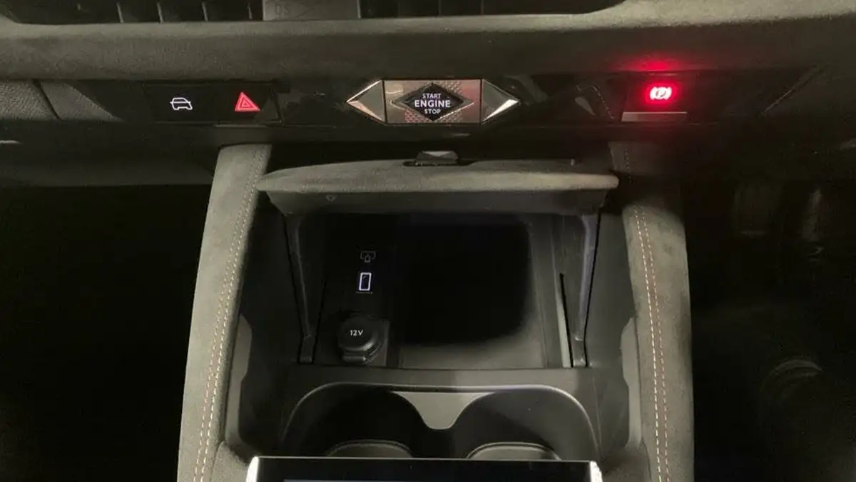 2024-ds-ds-4-e-tense-performance-line-nav-big-20
