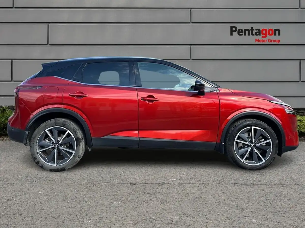 2023-nissan-qashqai-15-tekna-big-13
