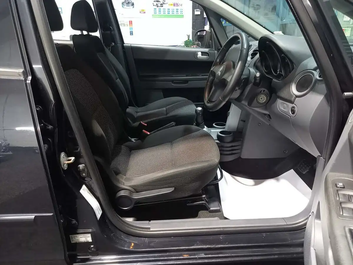 2008-mitsubishi-colt-15td-cz2-amt-big-19