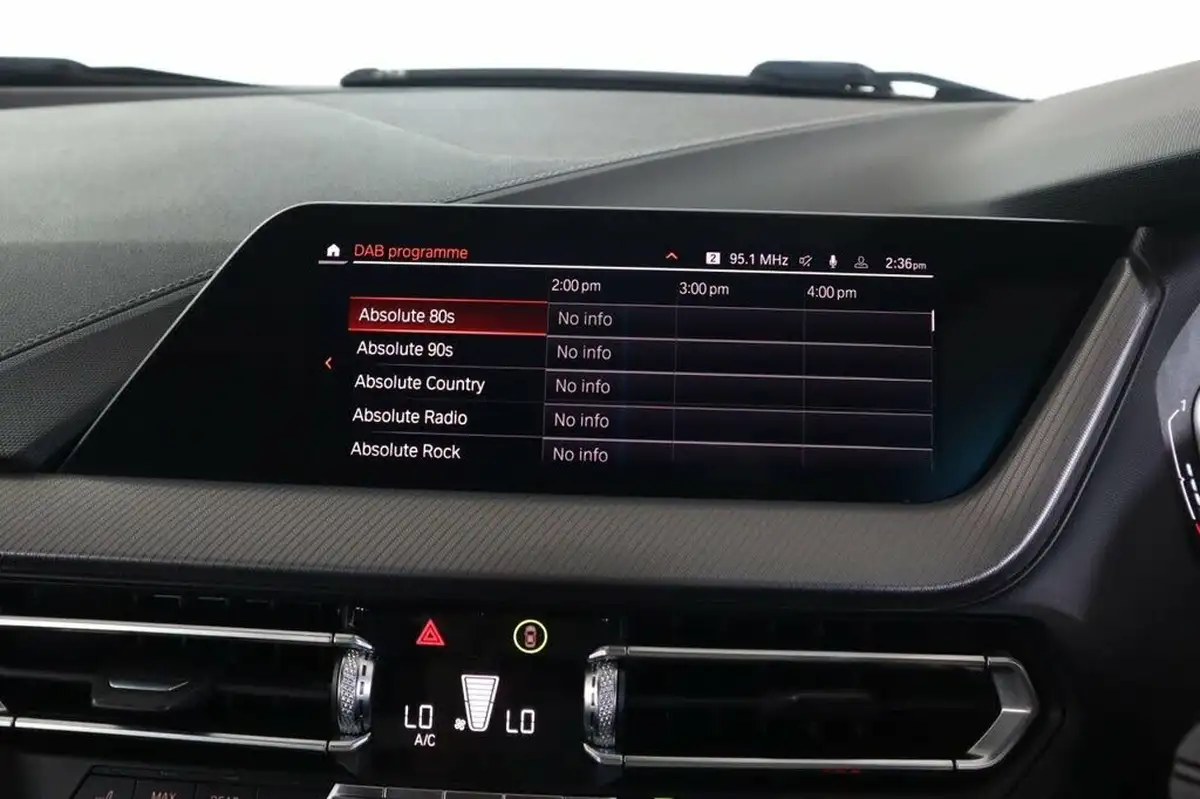 2020-bmw-1-series-big-38