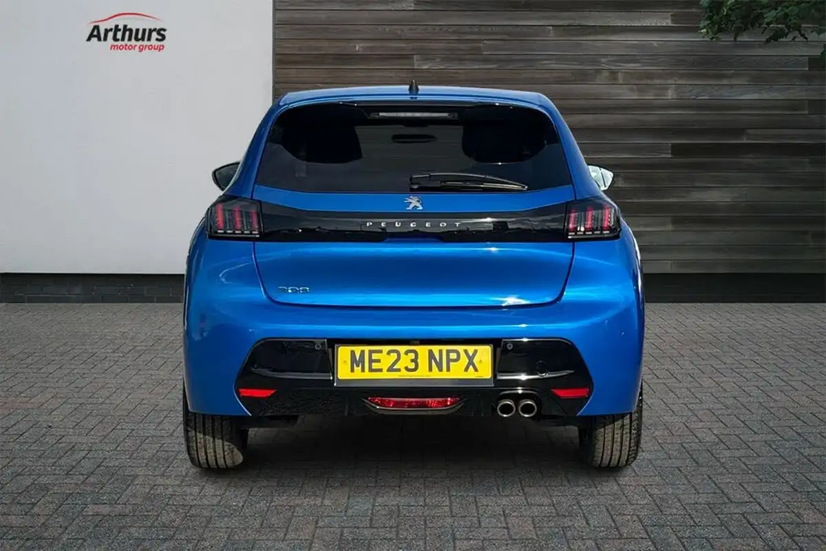 2023-peugeot-208-12-puretech-allure-premium-130ps-eat8-big-3