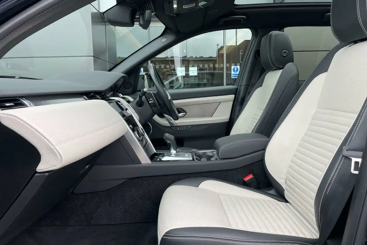 2022-land-rover-discovery-sport-15-p300e-r-dynamic-se-big-37