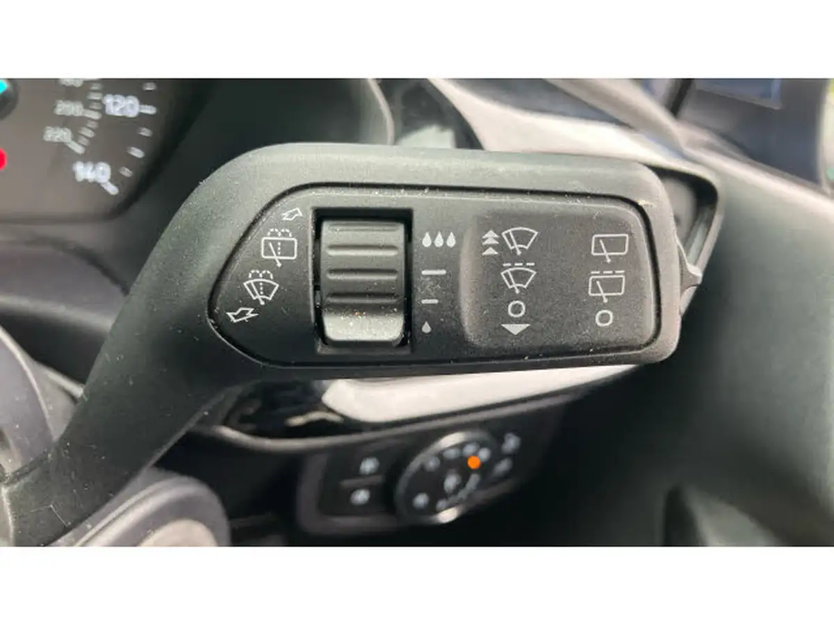 2022-ford-fiesta-10t-trend-100ps-5d-big-30