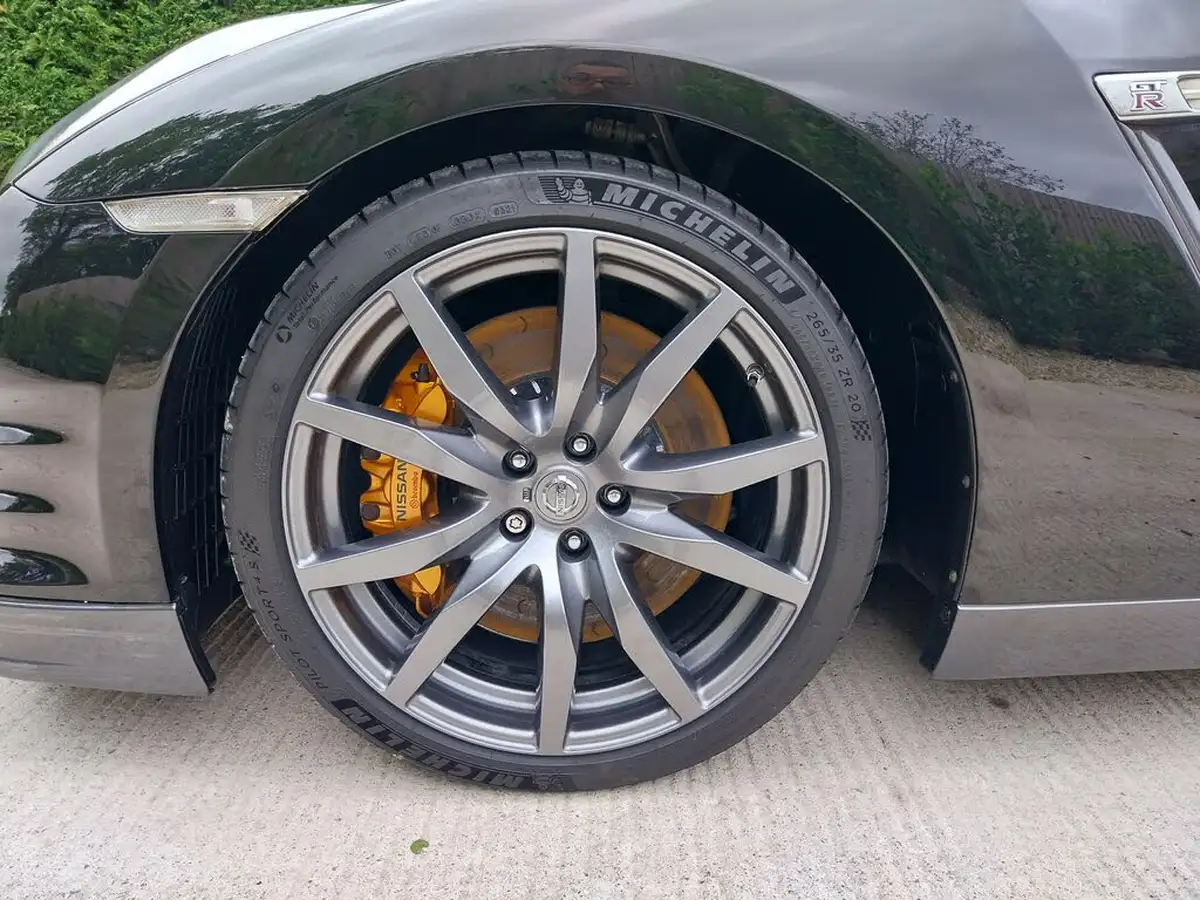 2012-nissan-gt-r-38-550ps-track-pack-auto-big-21