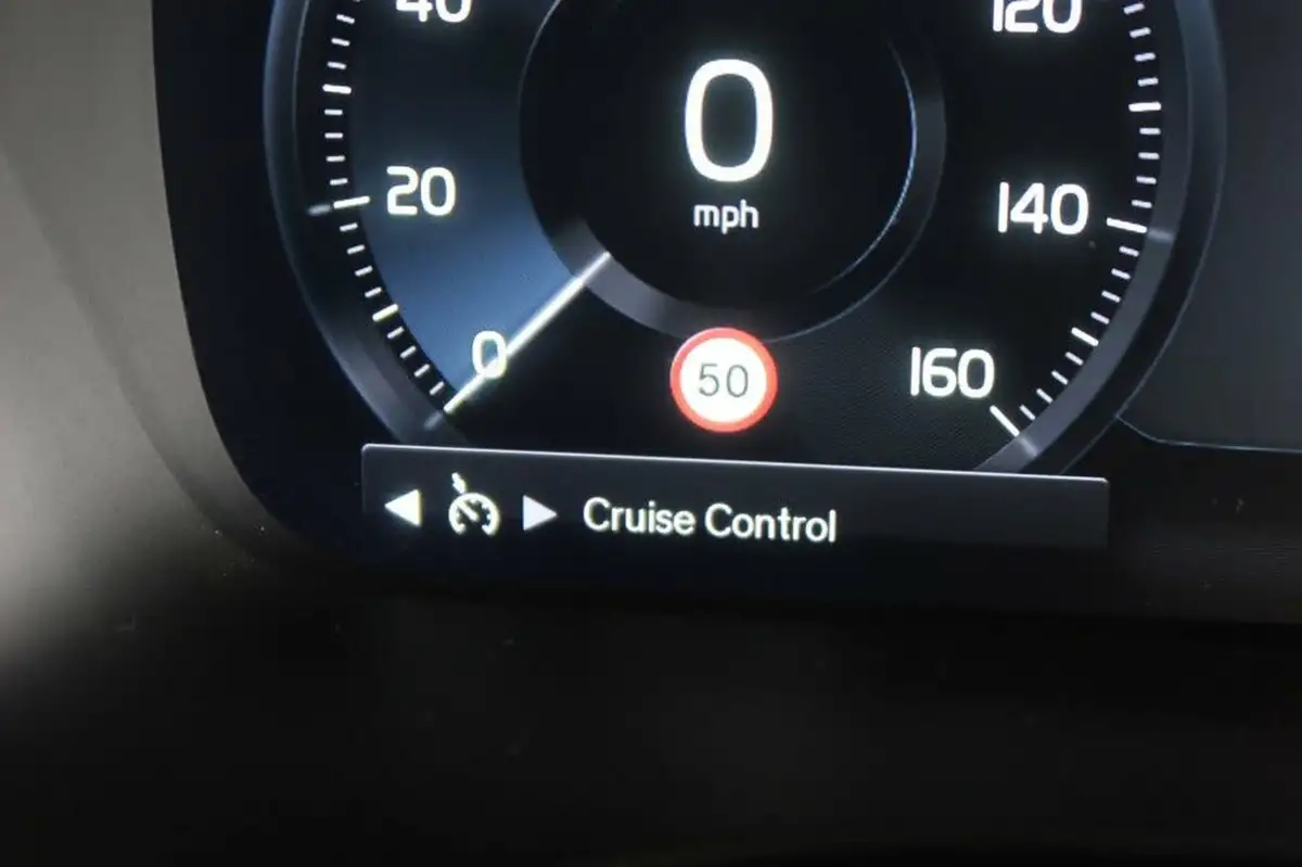 2021-volvo-xc40-15-t3-momentum-161bhp-big-20