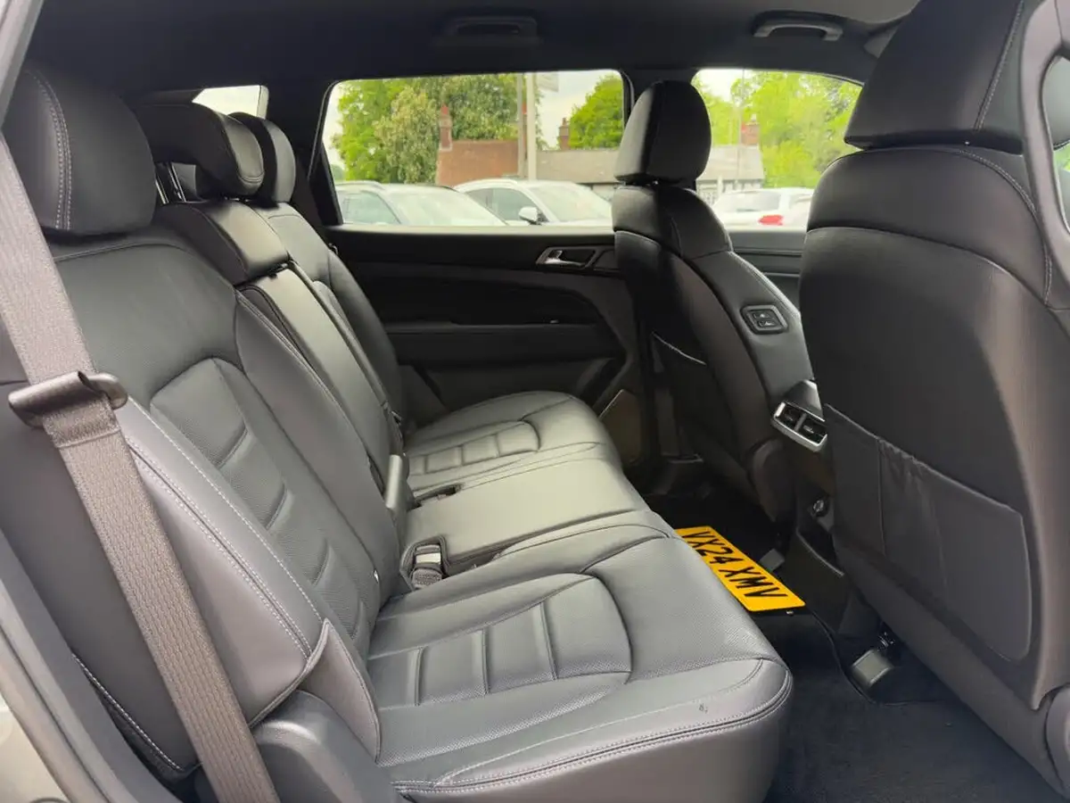 2024-kgm-ssangyong-rexton-22td-k40-big-33