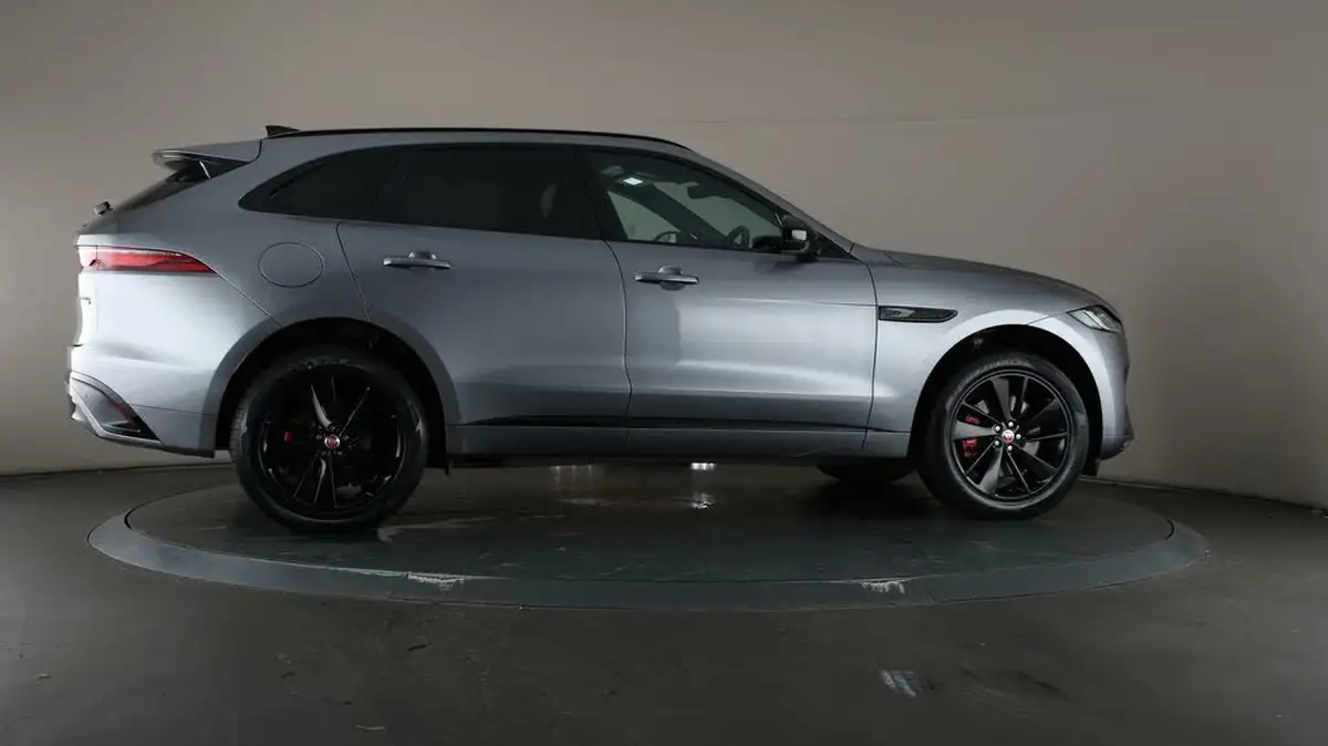 2022-jaguar-f-pace-20-p250-r-dynamic-black-big-63