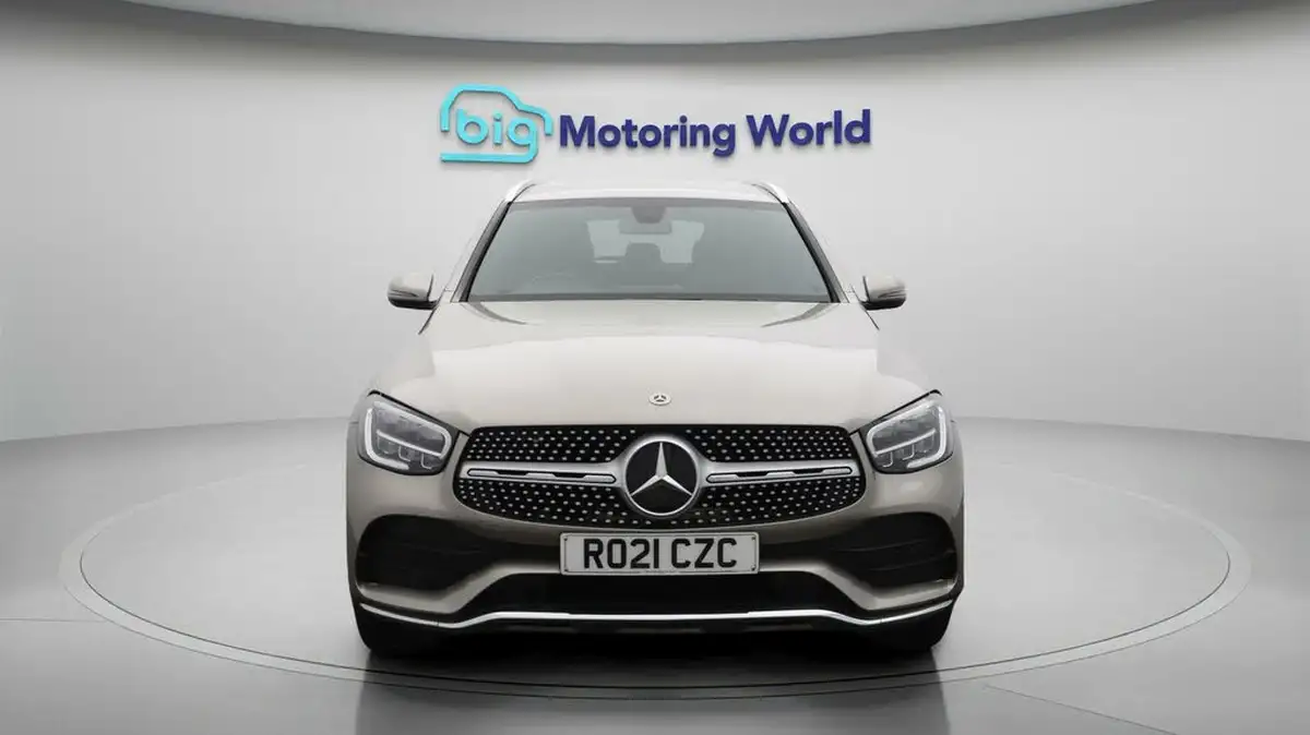 2021-mercedes-benz-glc-class-20d-glc220d-amg-line-station-wagon-5d-1950cc-4matic-plus-big-2