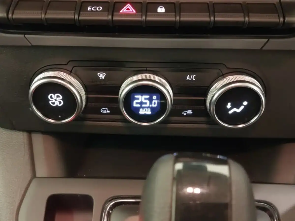 2023-nissan-townstar-e-45kwh-l1-tekna-big-12