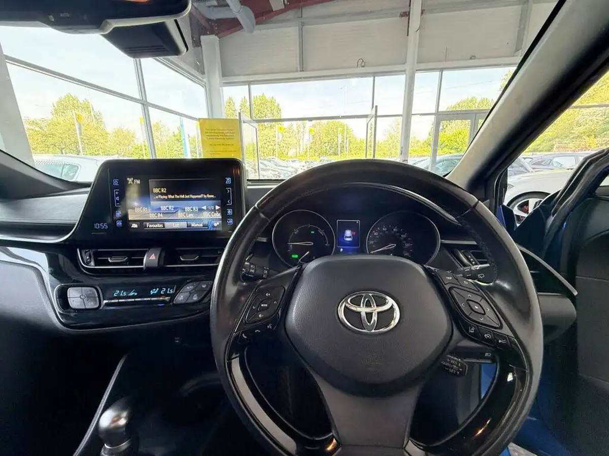 2017-toyota-c-hr-18-vvt-i-icon-big-16