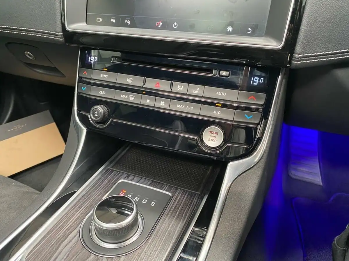 2017-jaguar-xe-30i-v6-sc-s-380ps-ss-big-20