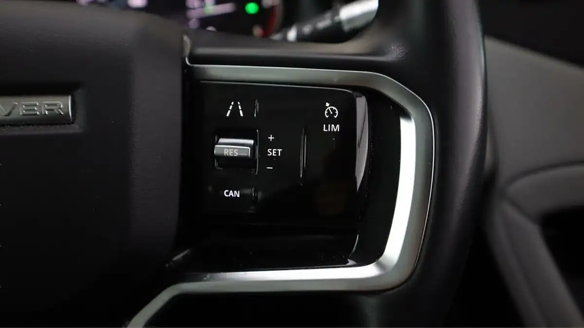 2021-land-rover-range-rover-evoque-20-p200-s-big-24