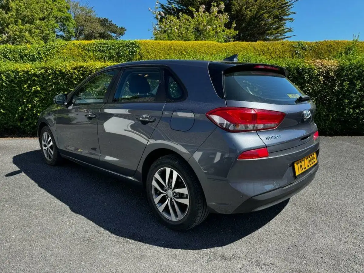 2021-hyundai-i30-16crdi-se-nav-115ps-hatchback-big-1