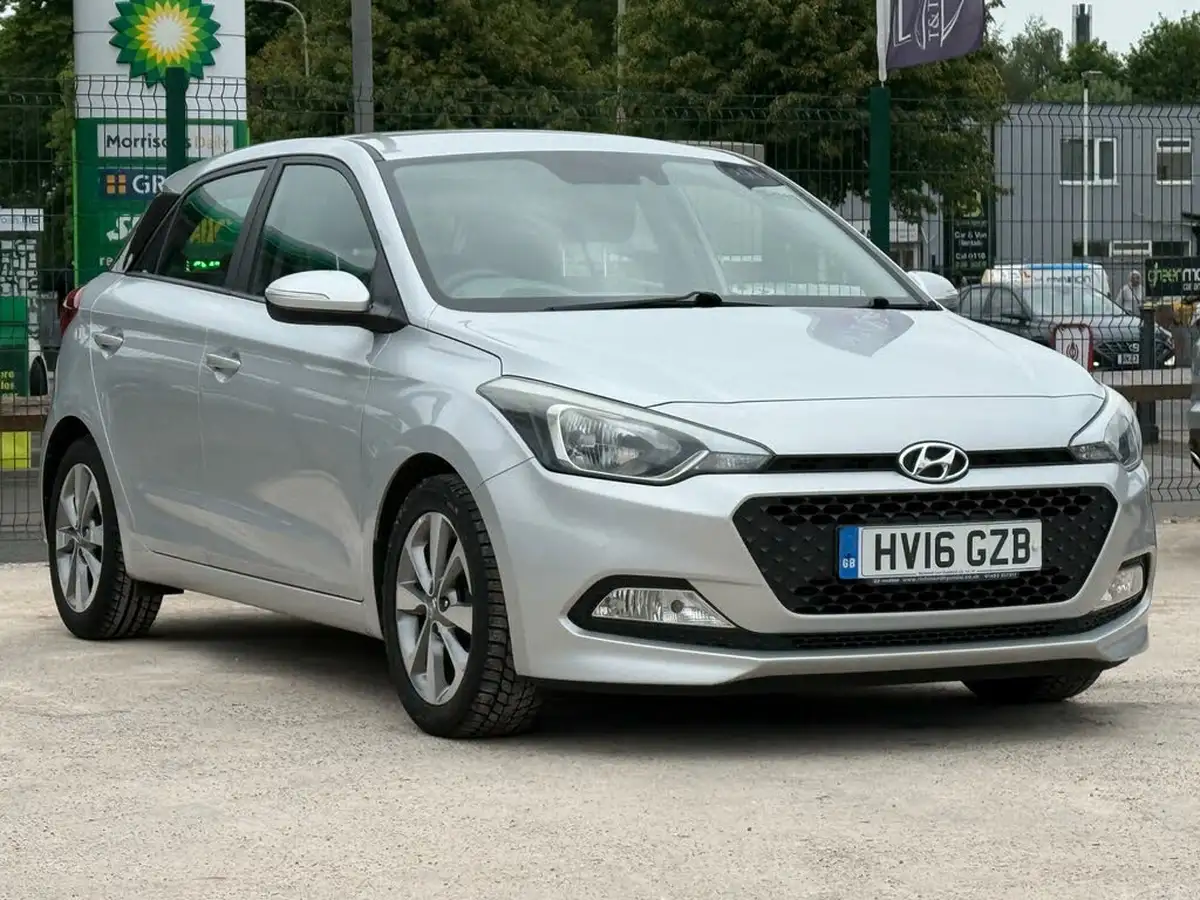 2016-hyundai-i20-12-blue-drive-se-hatchback-5d-big-0