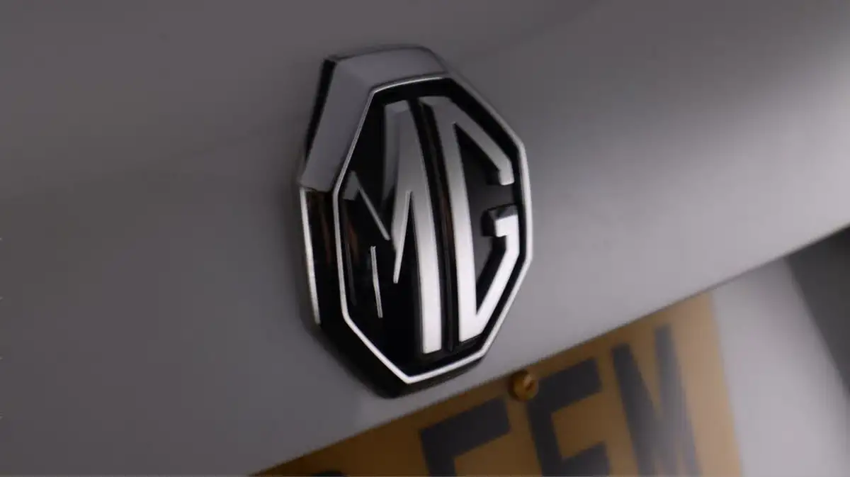 2022-mg-hs-15t-gdi-exclusive-162ps-big-19