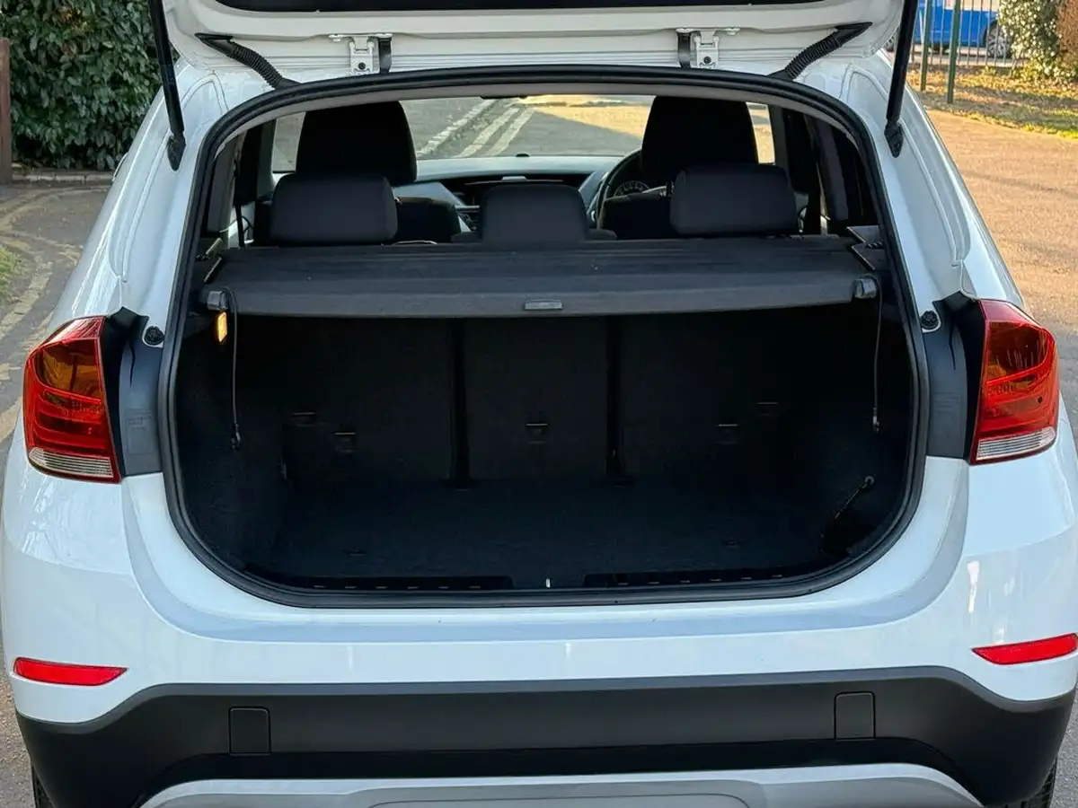 2013-bmw-x1-big-30