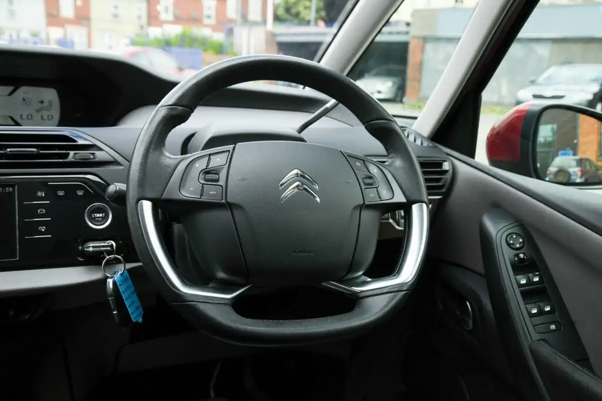 2014-citroen-c4-picasso-16e-hdi-vtr-115ps-etg6-big-22