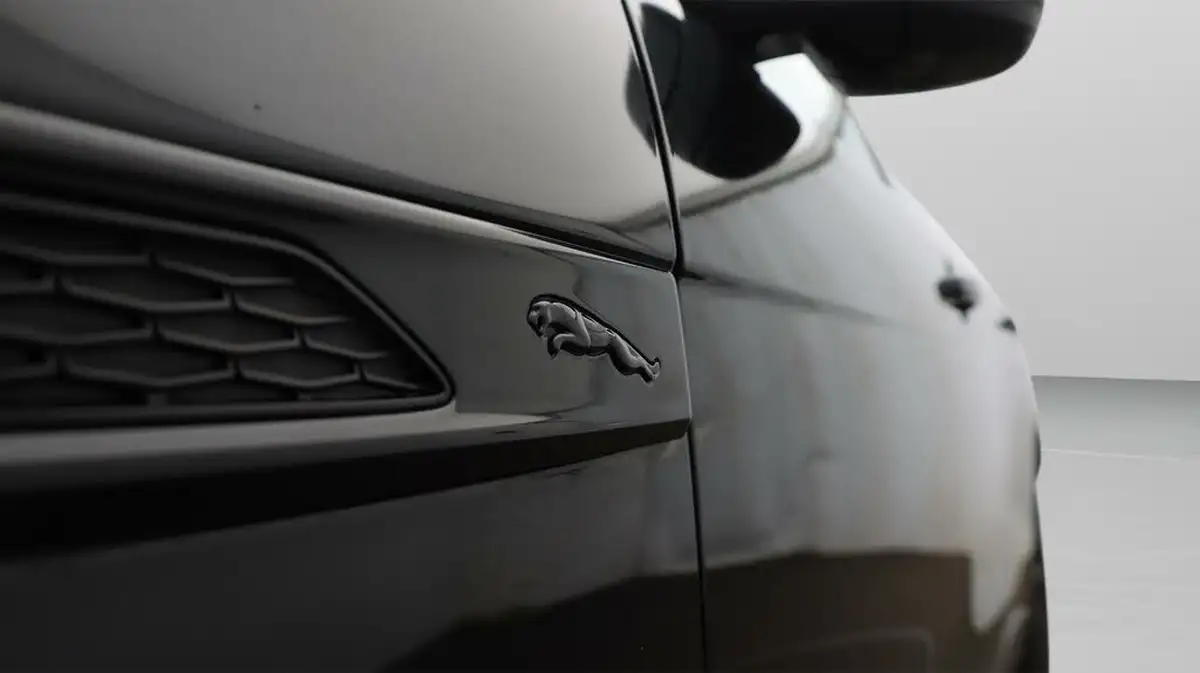 2022-jaguar-f-pace-20-p250-r-dynamic-black-big-21
