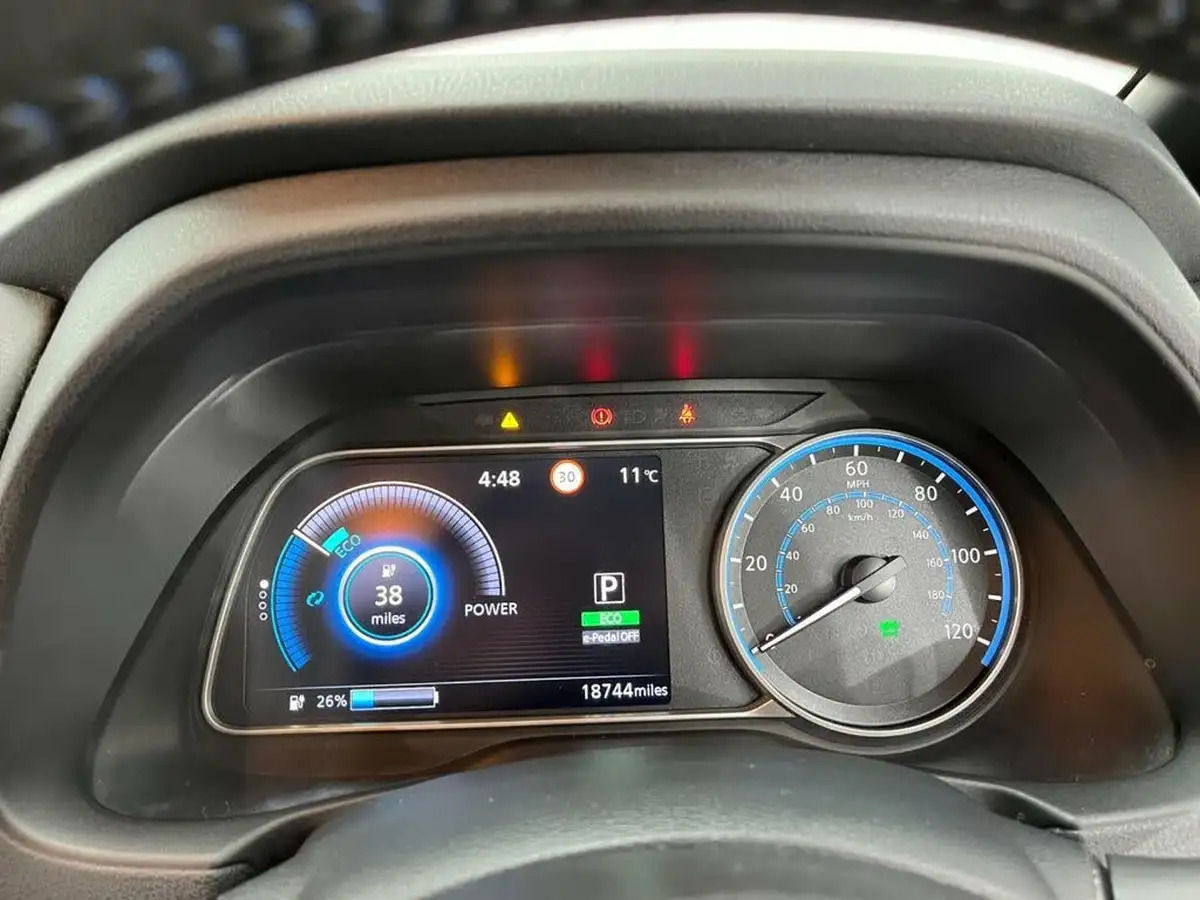 2021-nissan-leaf-e-n-connecta-big-26
