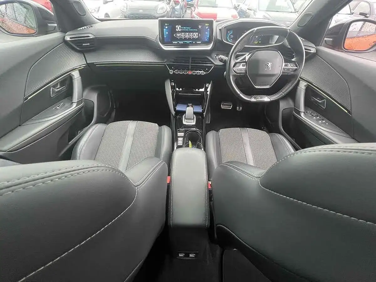 2021-peugeot-2008-suv-e-gt-big-18