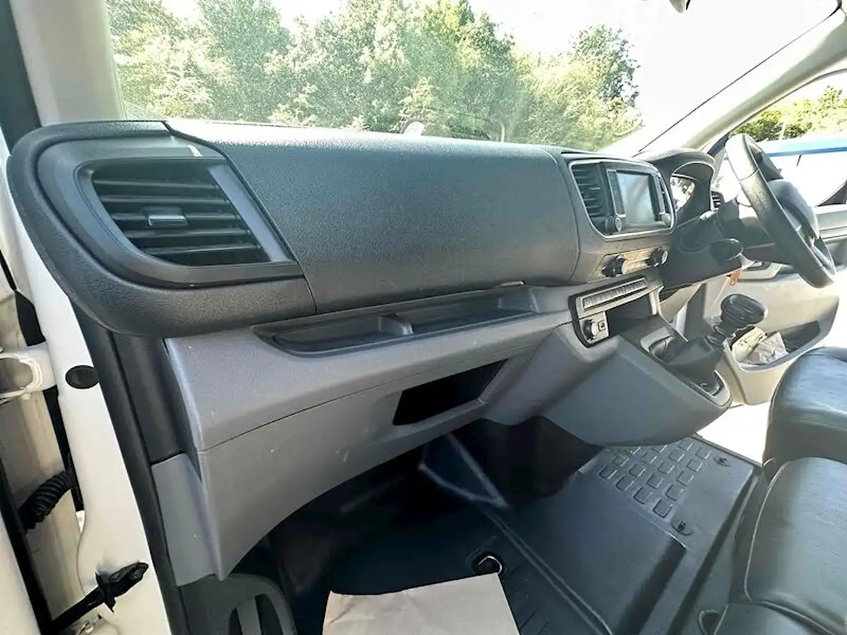 2020-citroen-dispatch-15bluehdi-enterprise-xl-1000-100pseu6dt-e-big-30