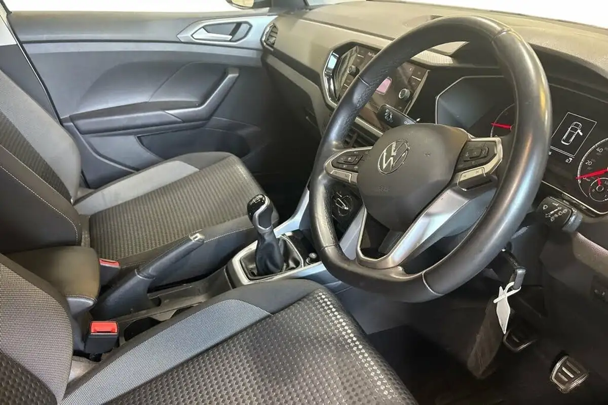 2022-volkswagen-t-cross-10-tsi-active-95ps-big-8